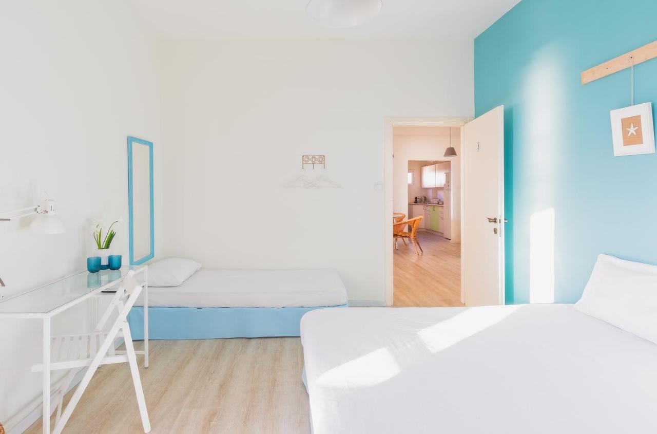 4 Bedroom Apartment On The Beach Тел Авив Екстериор снимка