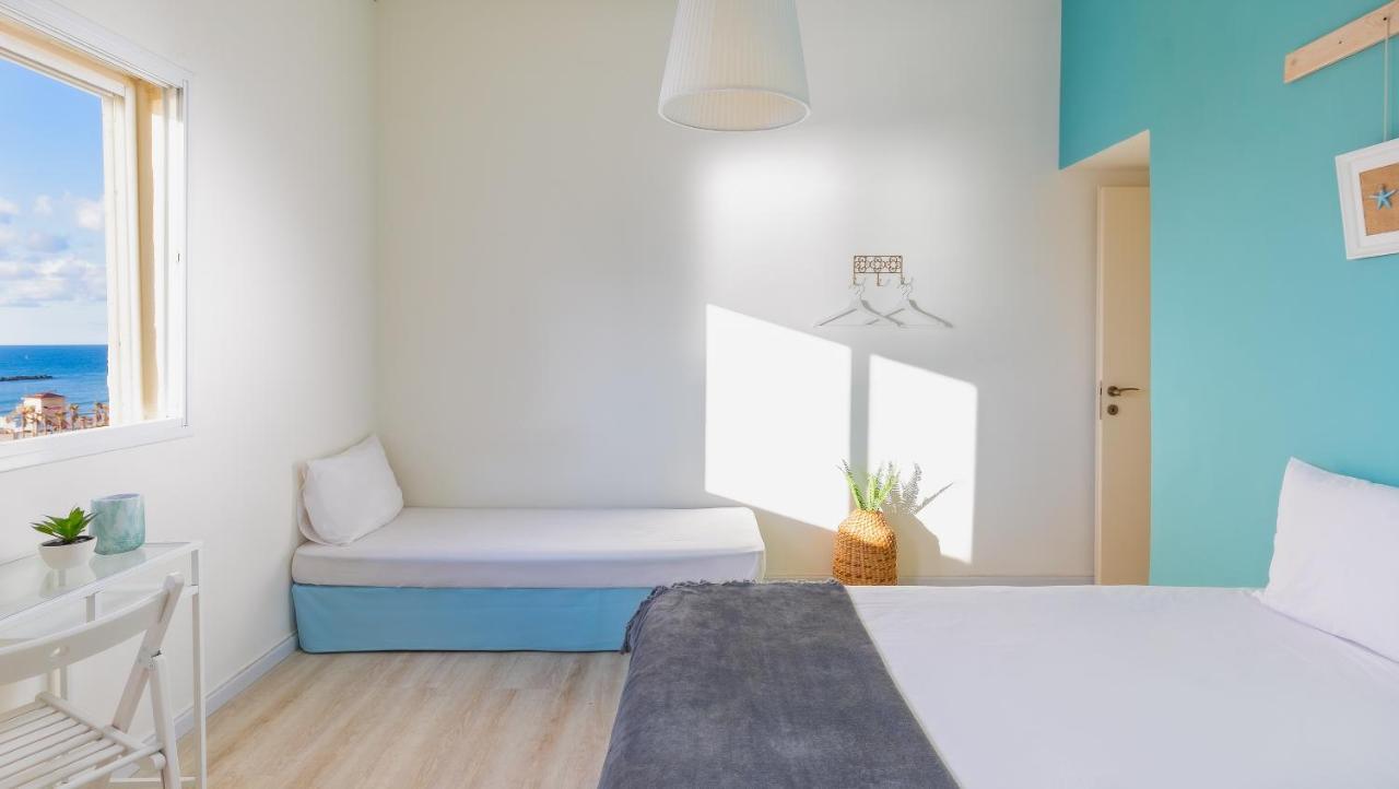 4 Bedroom Apartment On The Beach Тел Авив Екстериор снимка